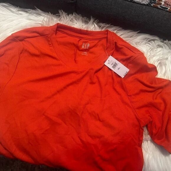 Gap nwt large tall Mini Rib Kevhole T-Shirt red - Picture 4 of 5